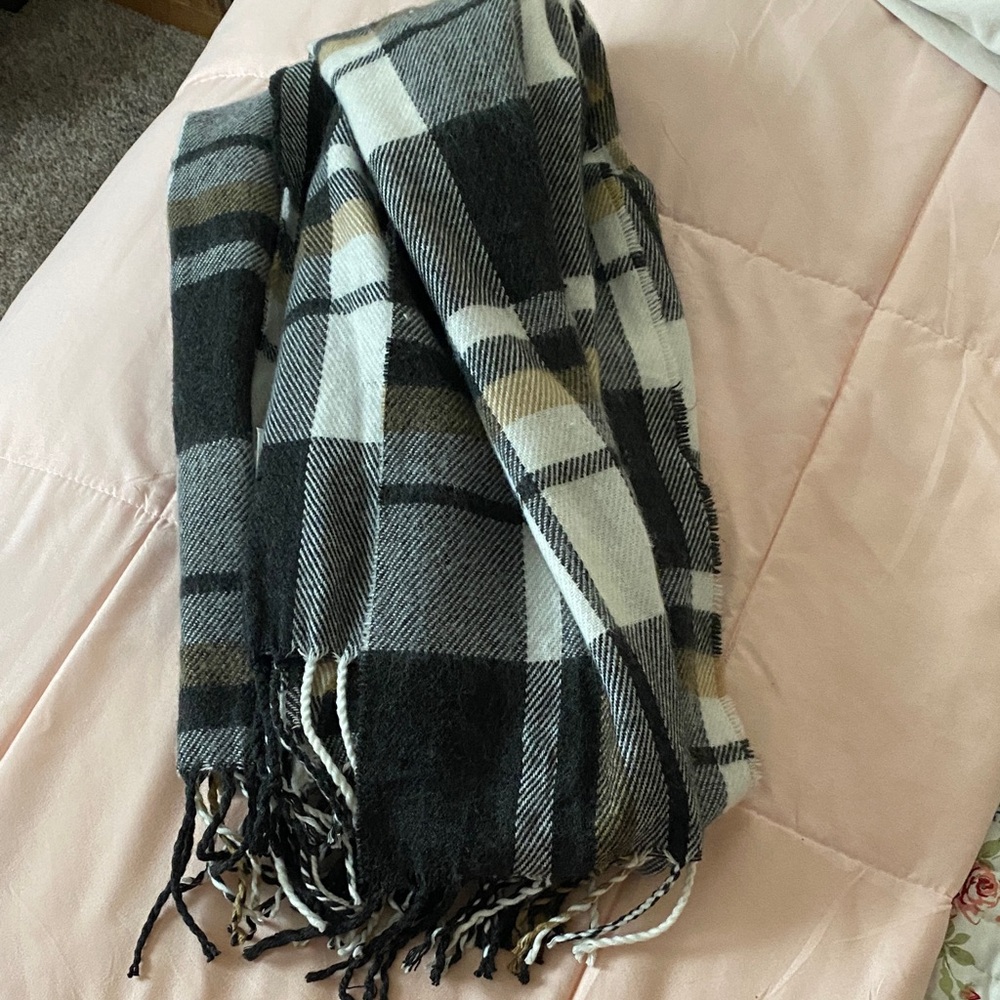 Plaid Black and White Scarf